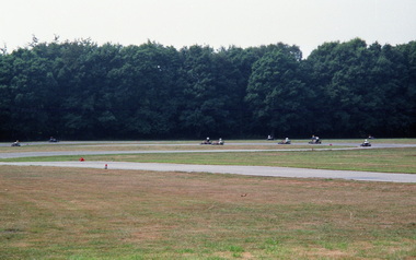 Harter Einsatz beim Gokart Rennen
Une course de karting difficile
Hard work at the go-kart race